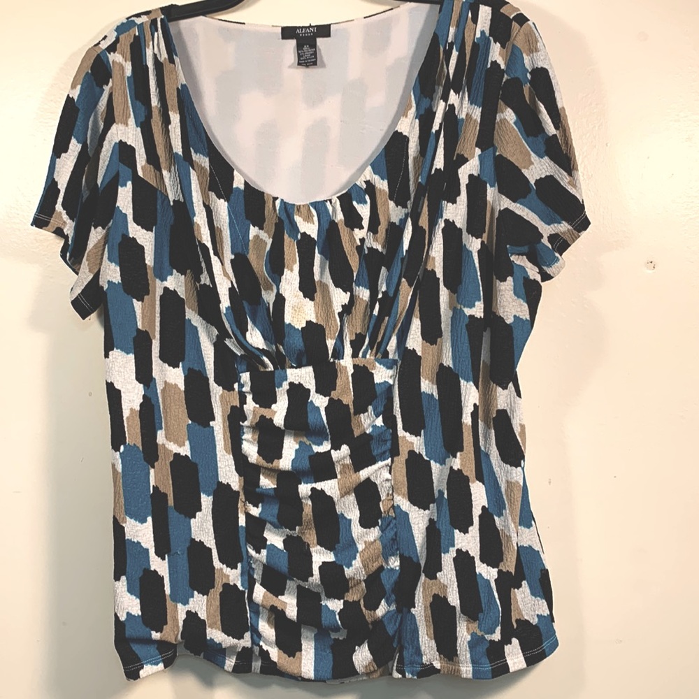 Alfani top in beautiful teal, black and beige design. 2X is super flattering.